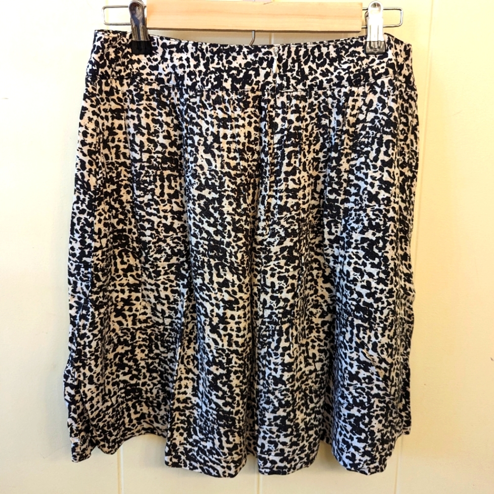 Pleated mini skirt 🐆 cheetah print style pattern 🐾 New York and Co 🖤